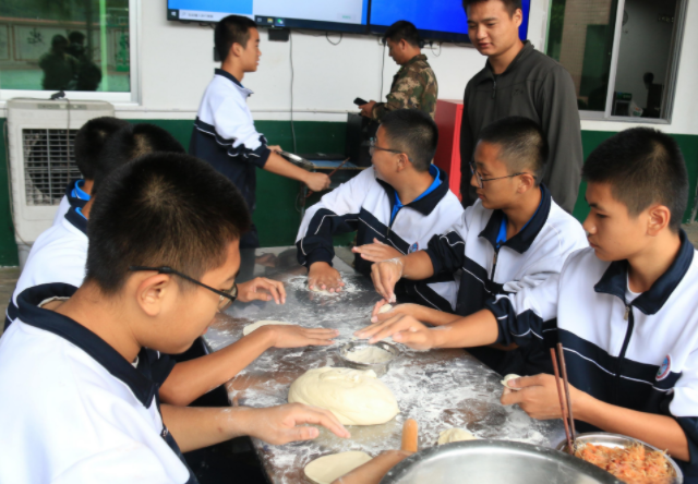 引导学生在实际问题解决中锤炼身手推动差异化教育和个性化指导 引导学生在实际问题解决中锤炼身手推动差异化教育和个性化指导